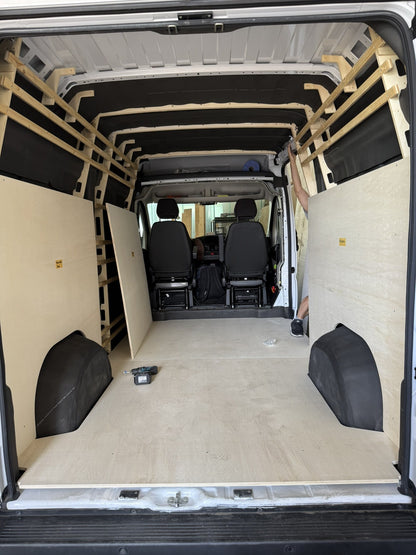 Bodenplatte Ducato L2H2, Blick von den Hecktüren